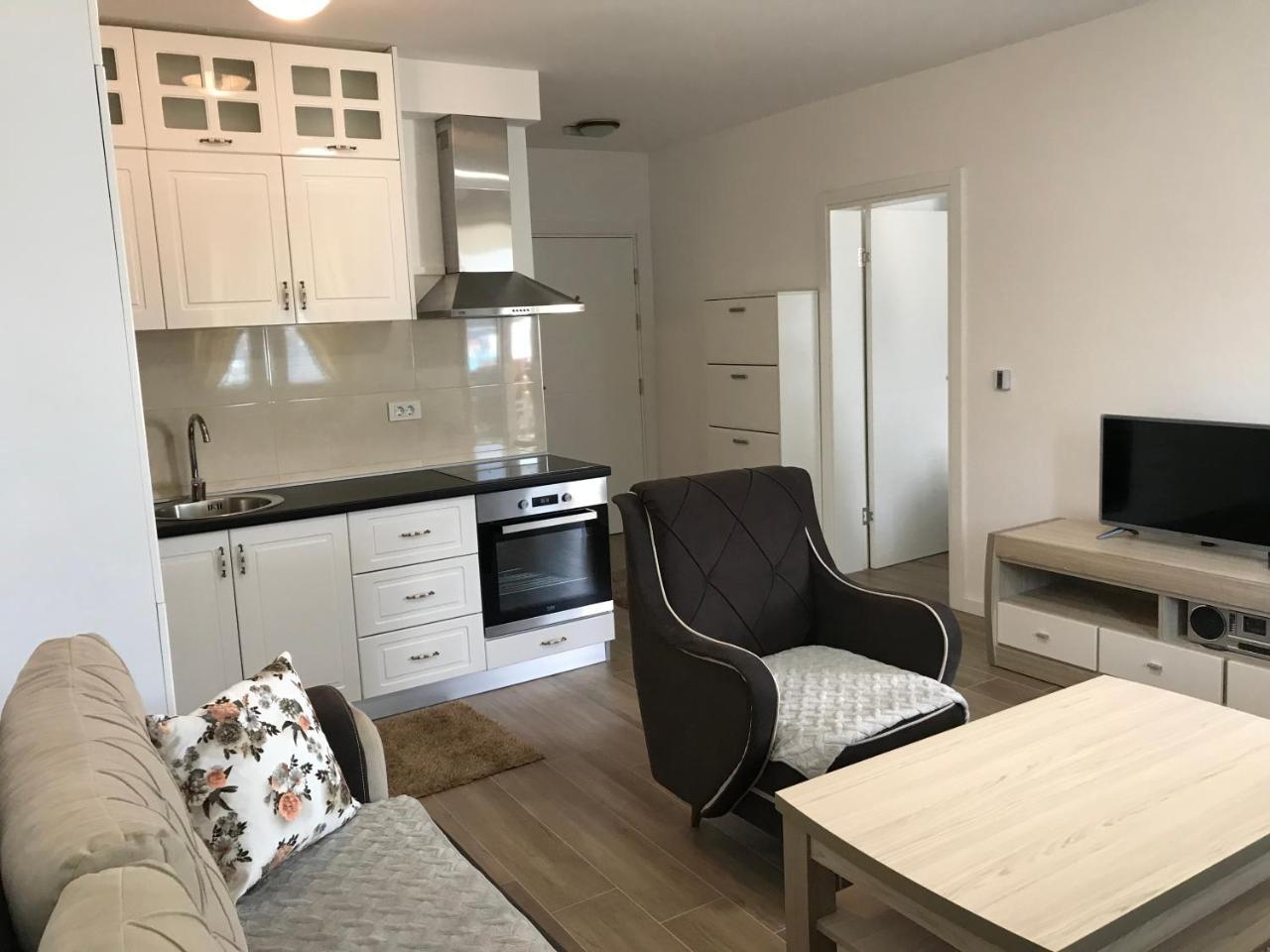 Apartmani Belma Dobra Voda Exteriör bild